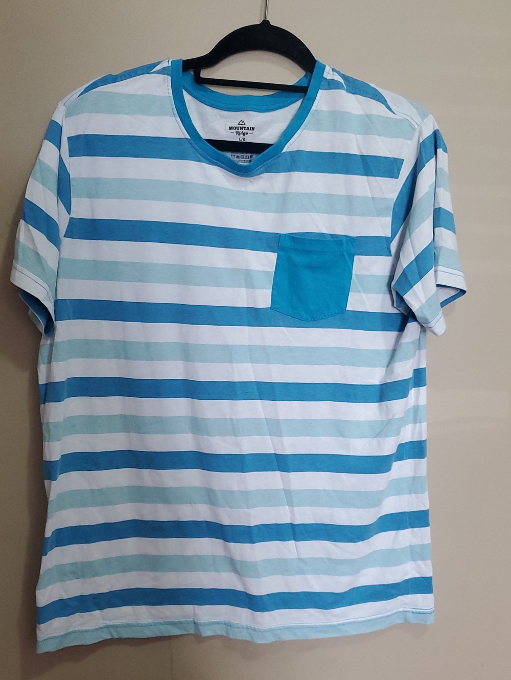 Mountain Ridge Striped Blue & White Pocket Tee -size Large